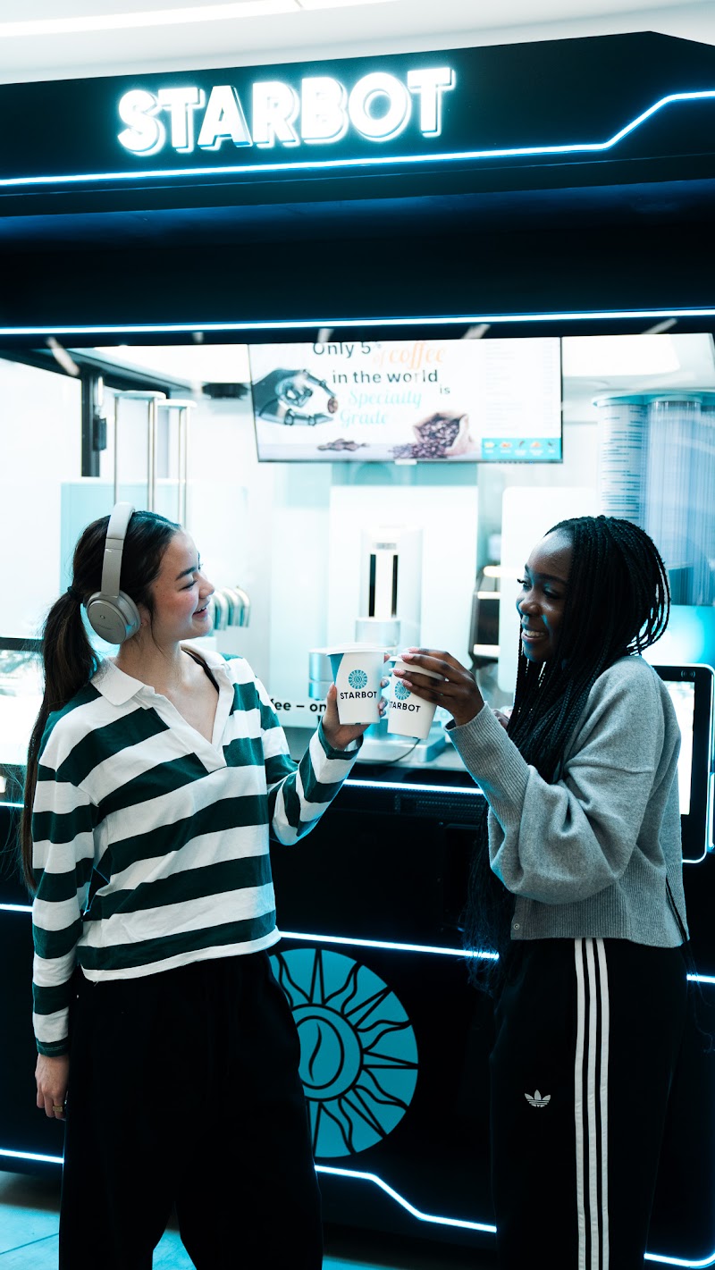 Customers ordering from Starbot